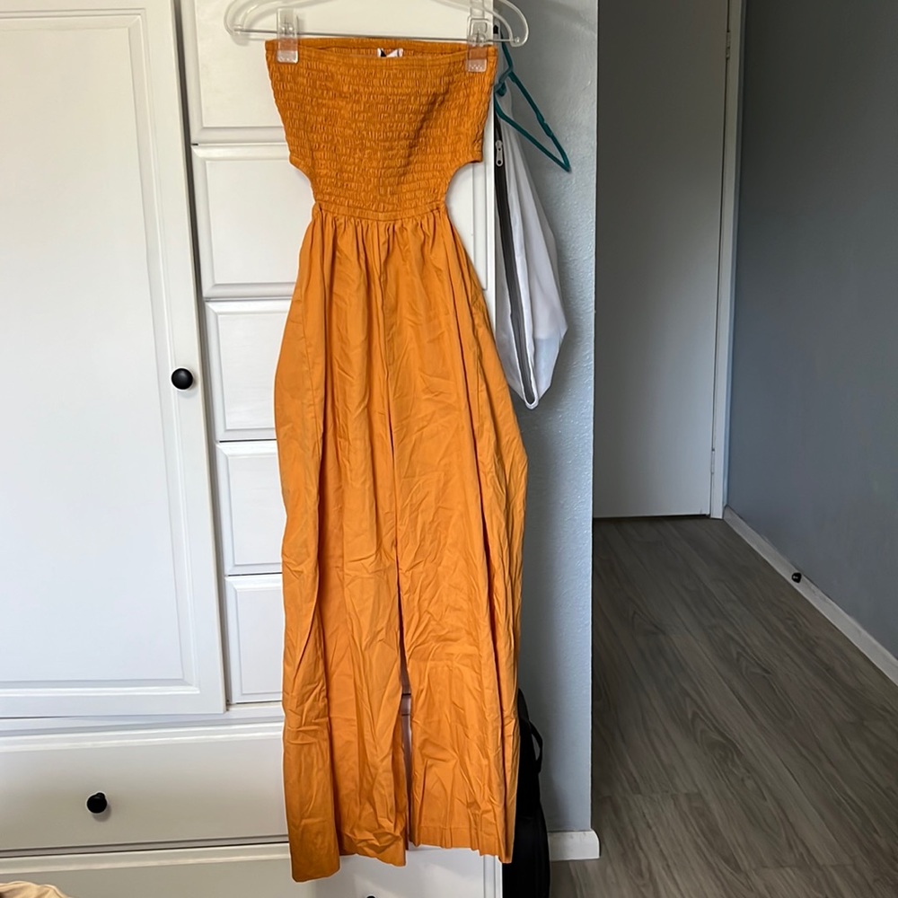 NWT. Anthropologie smocked strapless jumper